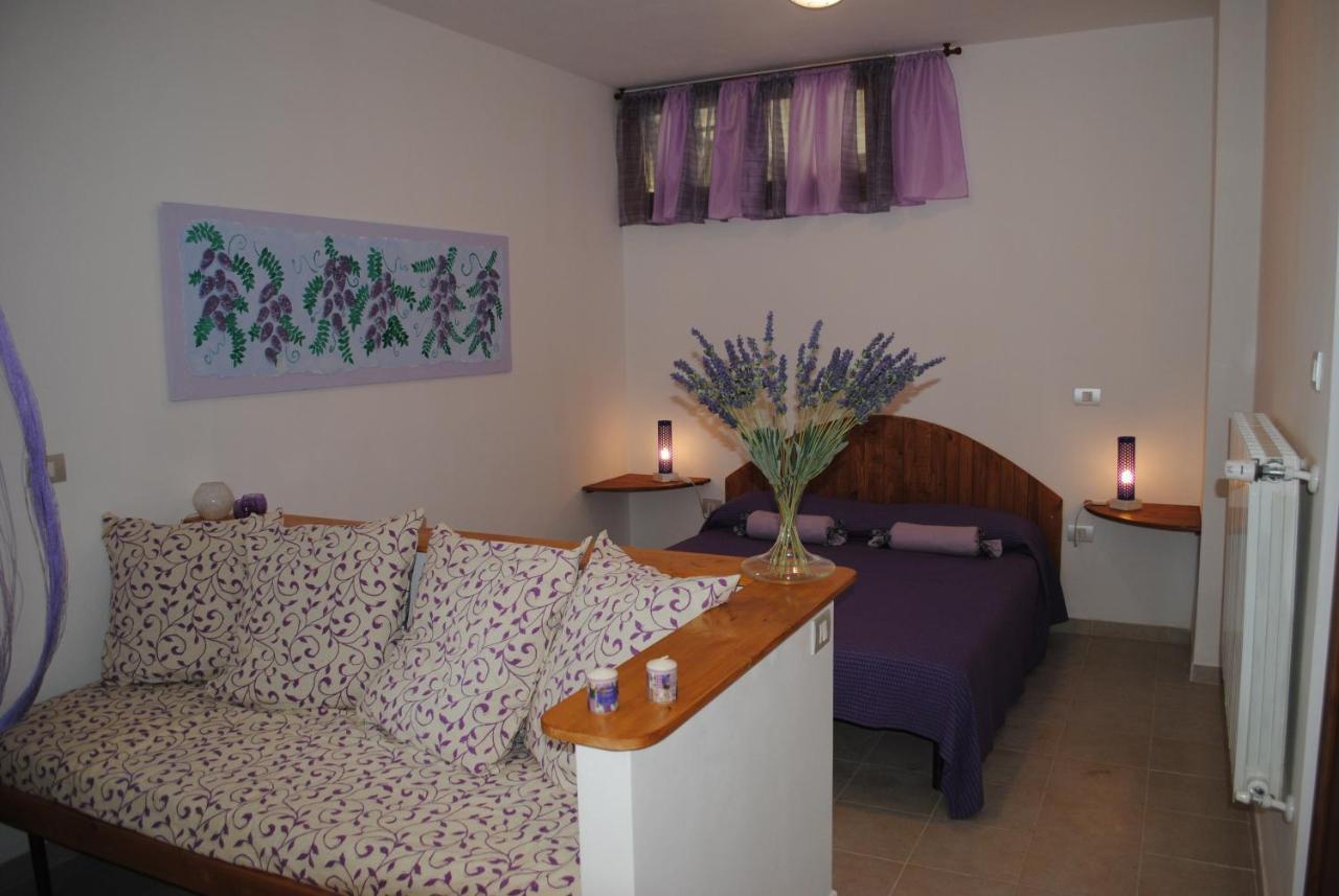 Bed and Breakfast Segni E Impronta Finale Ligure Zimmer foto
