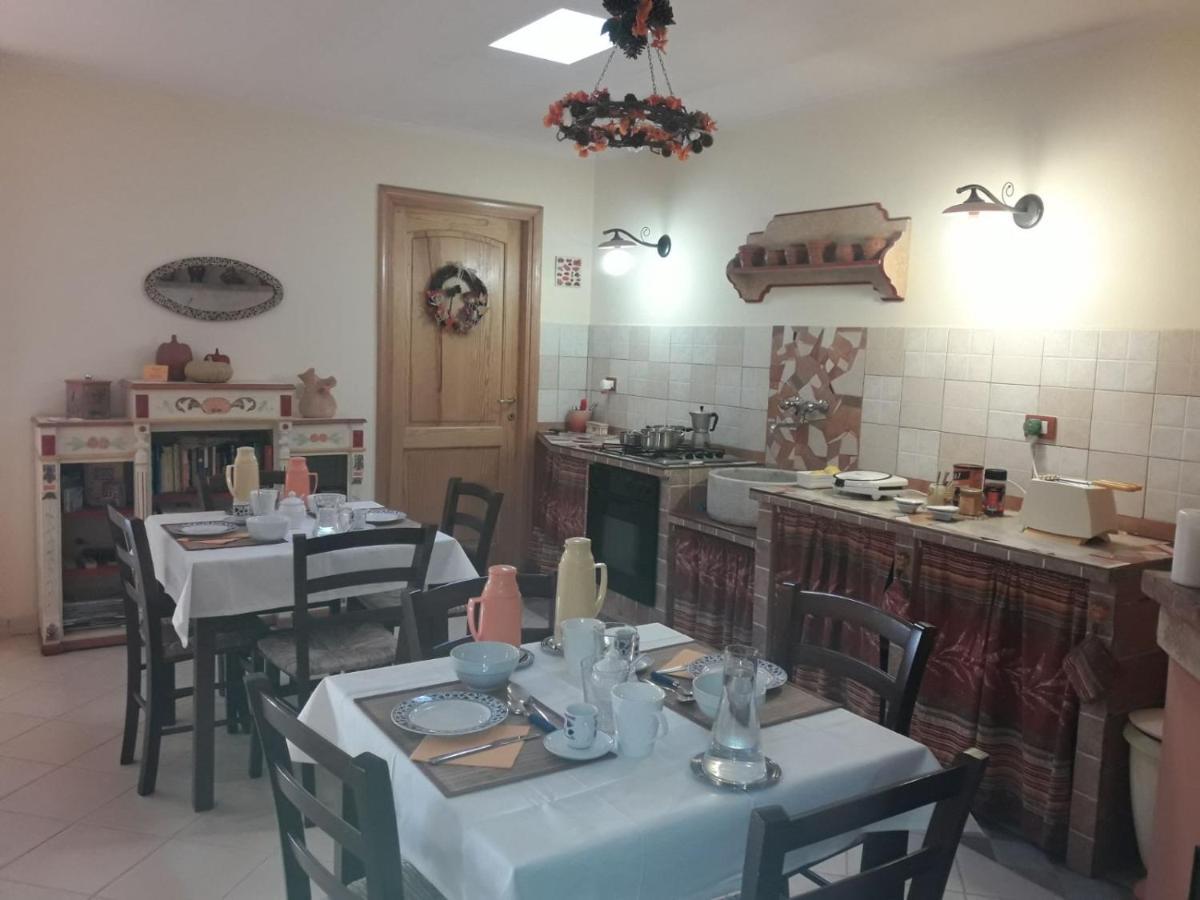 Bed and Breakfast Segni E Impronta Finale Ligure Exterior foto