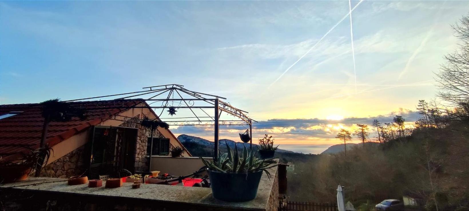 Bed and Breakfast Segni E Impronta Finale Ligure Exterior foto